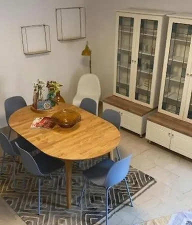 House In Varos Holiday home