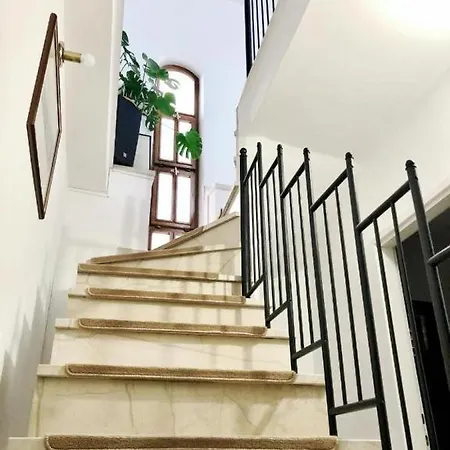 House In Varos * Split
