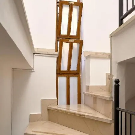 بيت للعطل House In Varos سبليت
