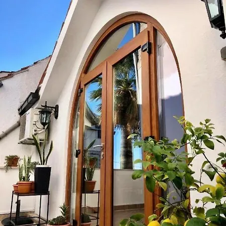 بيت للعطل House In Varos