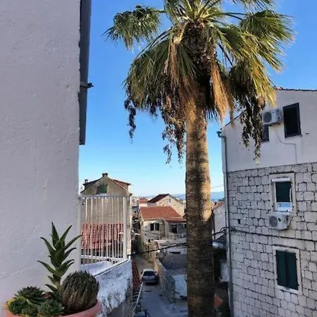 House In Varos بيت للعطل *