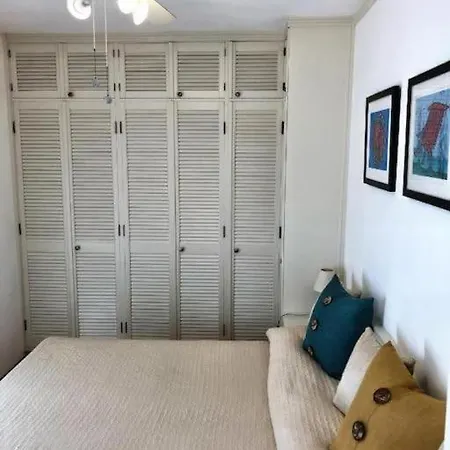 بيت للعطل House In Varos